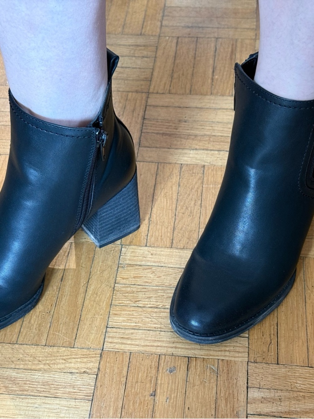 Naturalizer Black Ankle Booties Side Zip Comfort Heel Size 6M | Everyday Wear